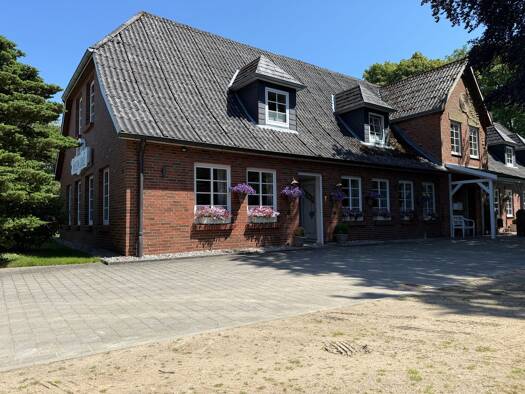 Mehrfamilienhaus zum Kauf 1.550.000 € 19 Zimmer 584,3 m² 2.242 m² Grundstück frei ab 01.10.2027 Breklum 25821