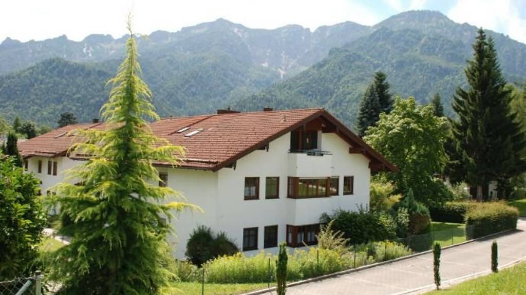 Wohnung zur Miete Wohnen auf Zeit 1.600 € 3 Zimmer 87 m² frei ab 15.01.2027 Weberstraße 41 Bayerisch Gmain 83457