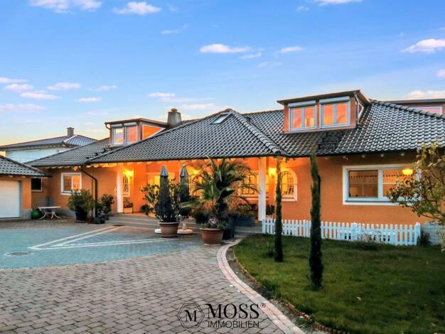 Villa zum Kauf 1.270.000 € 13 Zimmer 635 m² 2.083 m² Grundstück Endingen Endingen am Kaiserstuhl 79346