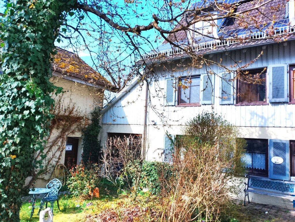 Immobilie in Gailingen am Hochrhein - Wohnhaus mit Charme, Nebengebäude und Platz für Individuelle Konzepte in Gailingen a.H. - Bild 0