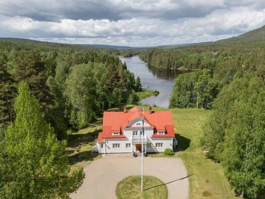 Einfamilienhaus zum Kauf 315.000 € 10 Zimmer 305 m² 17.047 m² Grundstück Höljesvägen  56 Gemeinde Torsby 68065