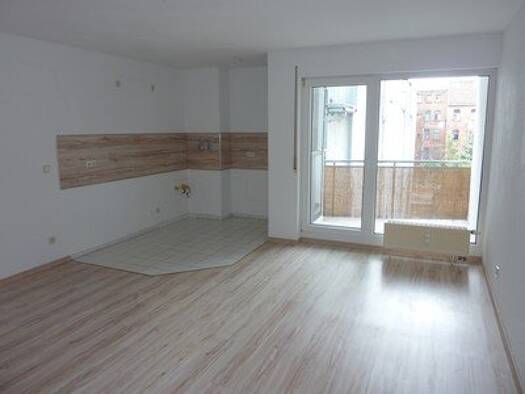 Wohnung zur Miete 320 € 2 Zimmer 53,8 m² 3. Geschoss frei ab sofort Uhlandstraße 25 Weißenfels 06667