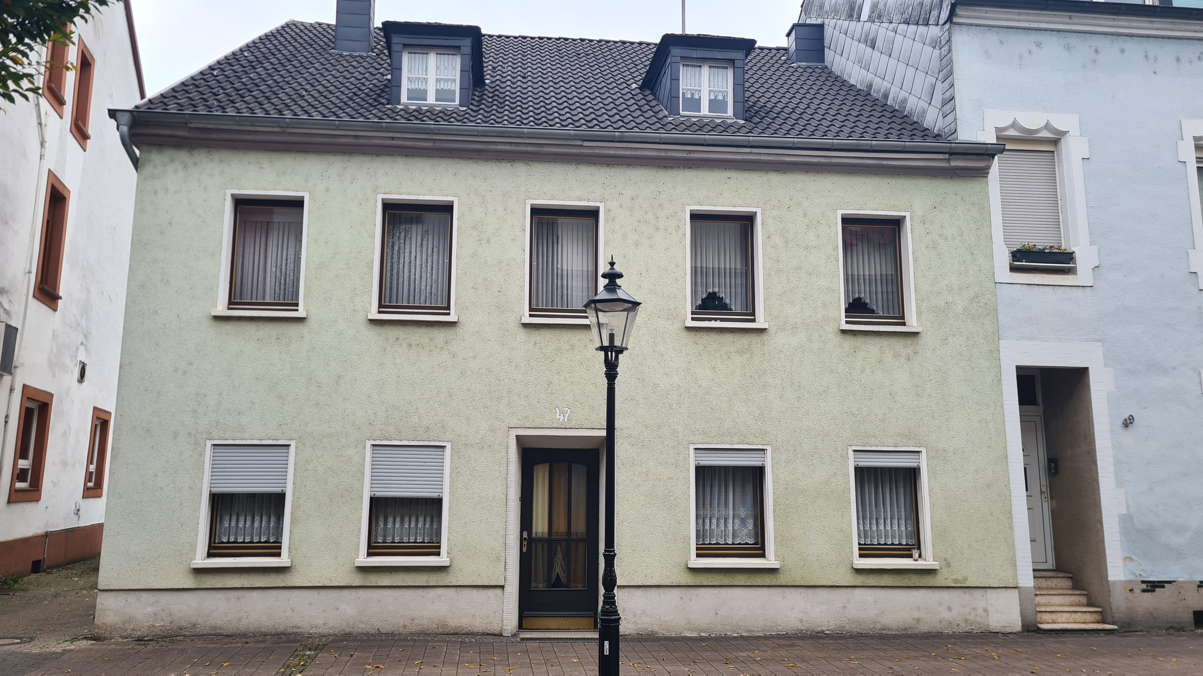 Einfamilienhaus zum Kauf provisionsfrei 299.000 € 12 Zimmer 263 m²<br/>Grundstück Triererstrasse 47 Merzig Merzig 66663