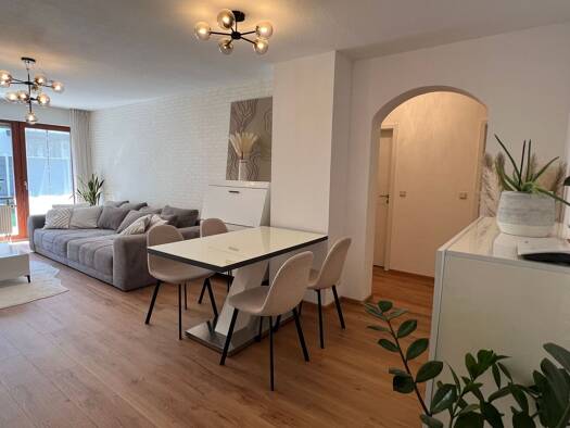 Terrassenwohnung zur Miete 1.200 € 1 Zimmer 93 m² Geschoss EG/3 frei ab 01.03.2026 Lauf Lauf an der Pegnitz 91207