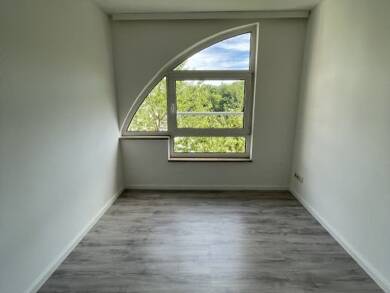 Wohnung zur Miete 287 € 2 Zimmer 52,2 m² Dachgeschoss, 2. Geschoss frei ab sofort Karlsbader Straße 25 Buchholz Annaberg-Buchholz 09456
