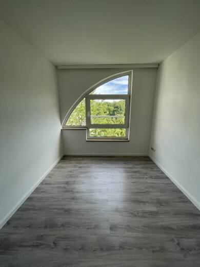 Wohnung zur Miete 287 € 2 Zimmer 52,2 m² Dachgeschoss, 2. Geschoss frei ab sofort Karlsbader Straße 25 Buchholz Annaberg-Buchholz 09456