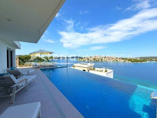 Haus zum Kauf 1.800.000 € 4 Zimmer 340 m² Rogoznica Šibenik