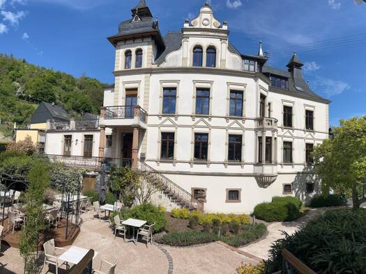 Villa zum Kauf 645.000 € 4 Zimmer 131 m² 853 m² Grundstück Trarbach Traben-Trarbach 56841