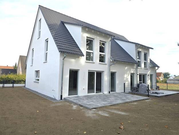 Doppelhaushälfte zum Kauf - Erstbezug 720.000 € 5 Zimmer 166 m² 356 m² Grundstück frei ab 01.01.2027 Brand Eckental 90542