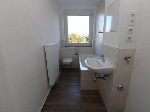 Wohnung zur Miete 429 € 3 Zimmer 56 m² 2. Geschoss Geschwister-Scholl-Straße 35 Halsbrücke Halsbrücke 09633