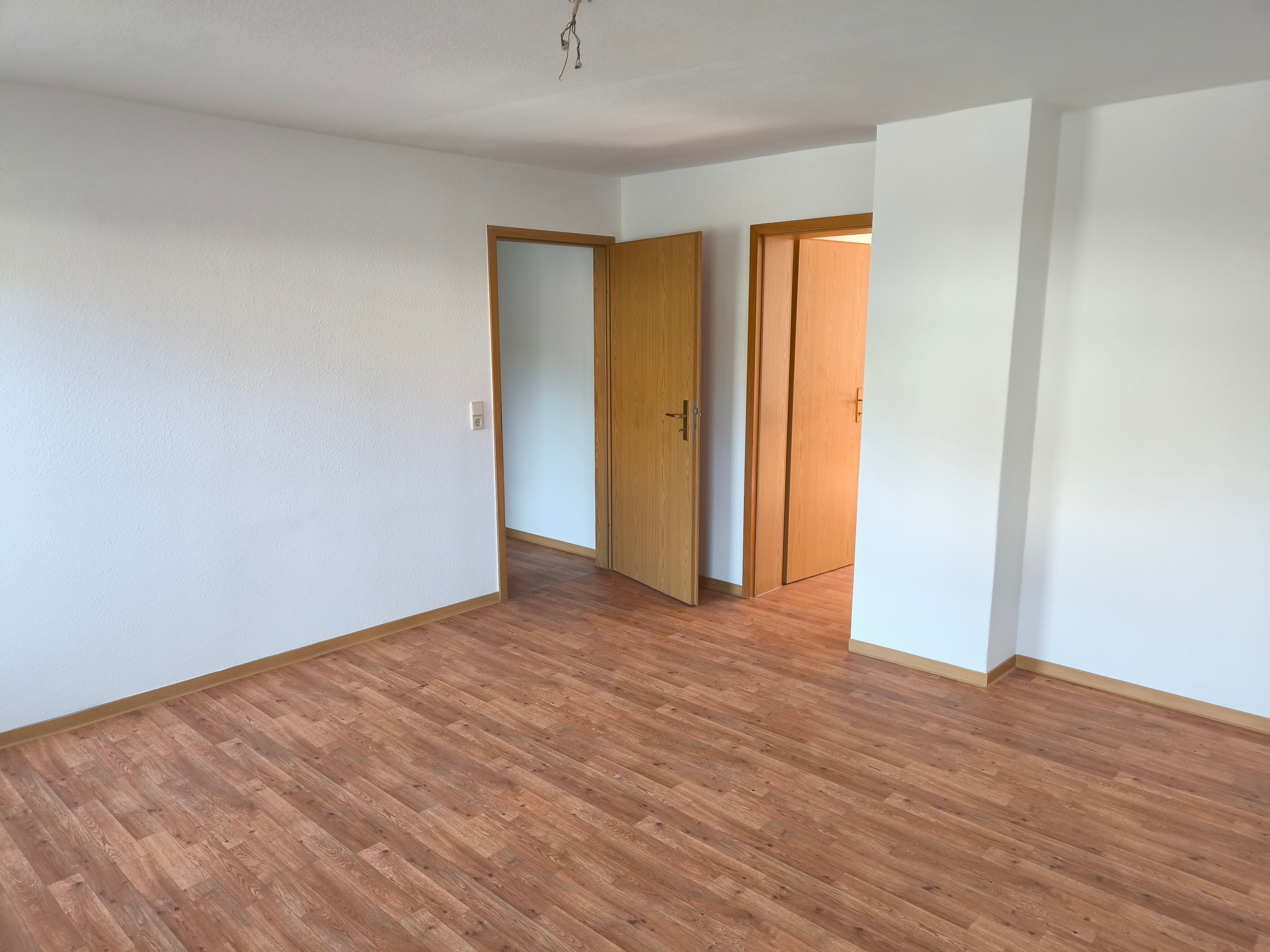 Wohnung zur Miete 325 € 2 Zimmer 49,5 m²<br/>Wohnfläche EG<br/>Geschoss ab sofort<br/>Verfügbarkeit Leipziger Straße 1 Borna Borna 04552