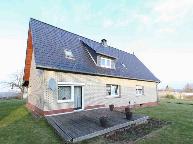 Einfamilienhaus zum Kauf 195.000 € 7 Zimmer 174,2 m² 1.856,2 m² Grundstück Bergheim Steinheim 32839