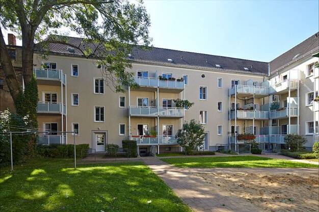 Wohnung zur Miete 380 € 2 Zimmer 42,4 m² frei ab 19.08.2025 Trothaer Str. 79 Trotha Halle (Saale) 06118