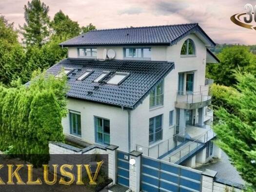 Villa zum Kauf provisionsfrei 998.000 € 7 Zimmer 370 m² 1.069 m² Grundstück frei ab 01.10.2026 Warburg 34414