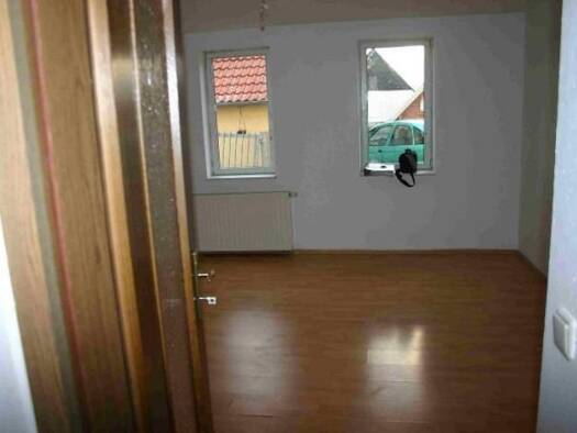 Wohnung zur Miete 330 € 2,5 Zimmer 55 m² EG frei ab sofort Dorfstraße 9 Gügleben Elleben 99334