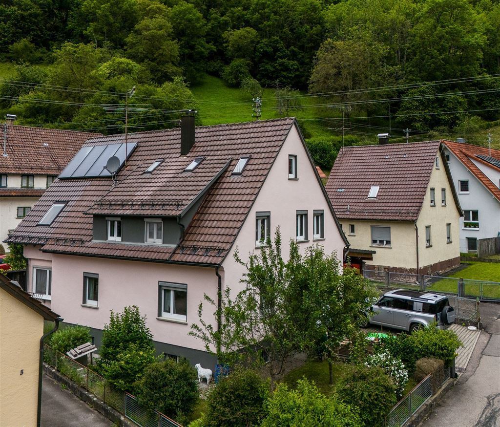 Einfamilienhaus zum Kauf 399.000 € 8 Zimmer 160 m²<br/>Wohnfläche 499 m²<br/>Grundstück Gutenberg Lenningen , Württ 73252