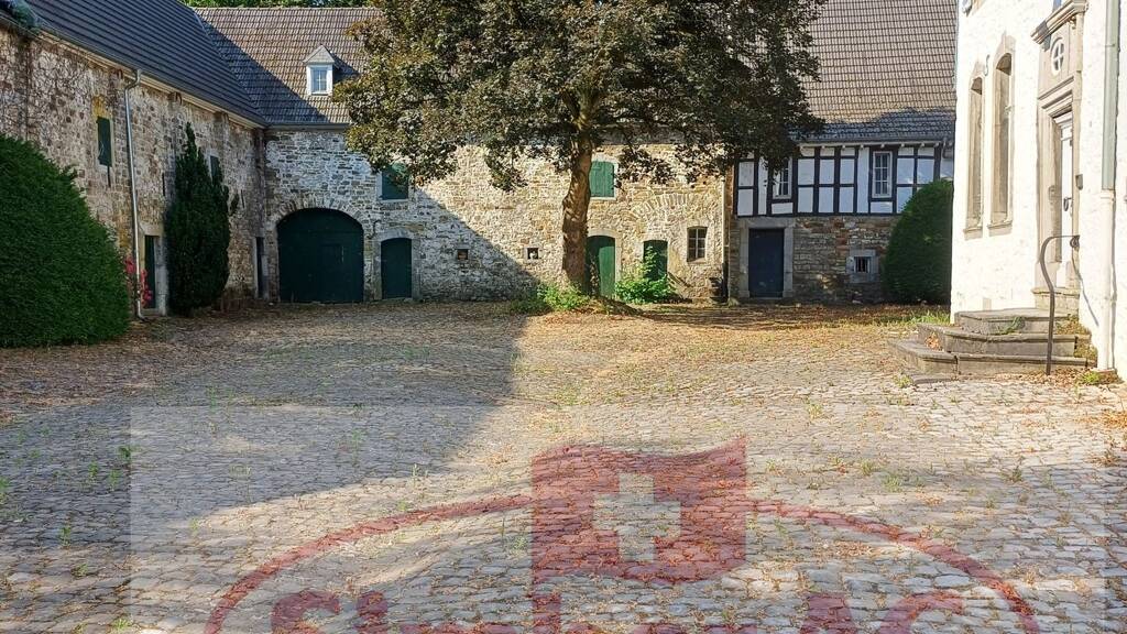 Hotel zum Kauf 1.700.000 € 16 Zimmer 10 Betten Nierstraße 5 Walhom Walhorn 4711