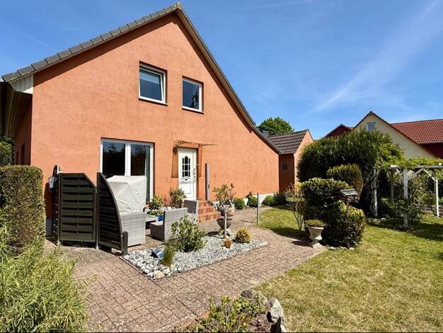 Einfamilienhaus zum Kauf 300.000 € 4 Zimmer 107 m² 693 m² Grundstück Bergen Bergen 18528