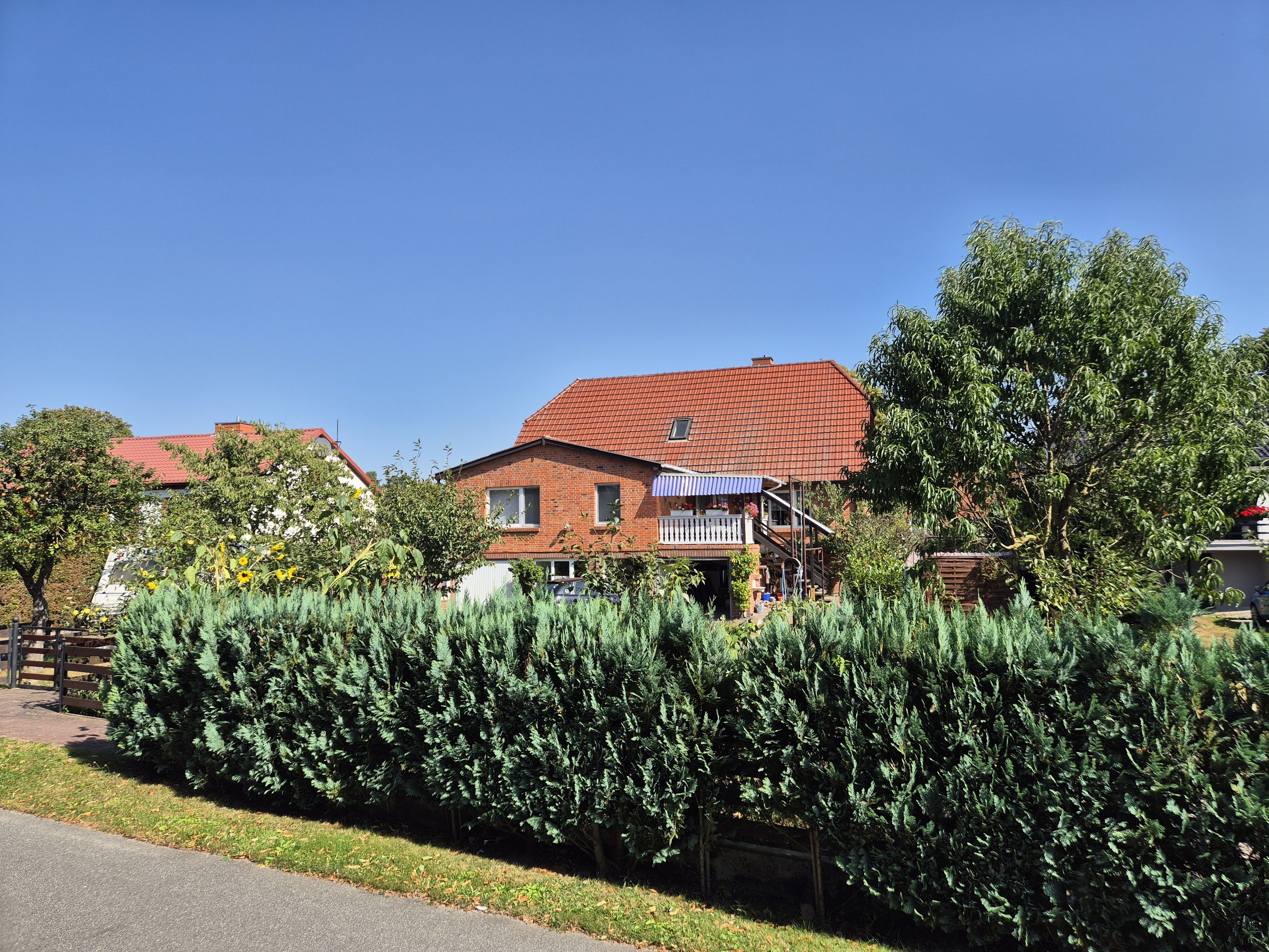 Haus zum Kauf 249.000 € 7 Zimmer 241 m²<br/>Wohnfläche 967 m²<br/>Grundstück Lüneburger Str. 34 Neuhaus Amt Neuhaus 19273