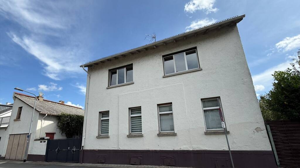 Mehrfamilienhaus zum Kauf 695.000 € 6 Zimmer 136 m² 316 m² Grundstück frei ab 01.04.2026 Oberrad Frankfurt 60599