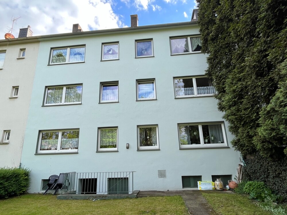 Mehrfamilienhaus zum Kauf 475.000 € 14 Zimmer 321 m²<br/>Wohnfläche 359 m²<br/>Grundstück ab sofort<br/>Verfügbarkeit Altendorf Essen / Altendorf 45143