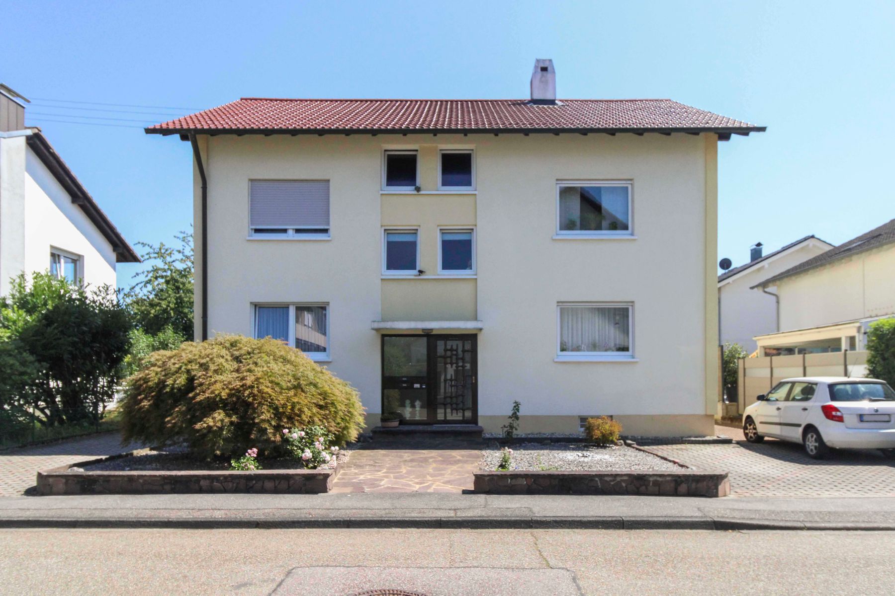 Mehrfamilienhaus zum Kauf 675.000 € 8,5 Zimmer 225,7 m²<br/>Wohnfläche 817,1 m²<br/>Grundstück Haueneberstein Baden-Baden 76532