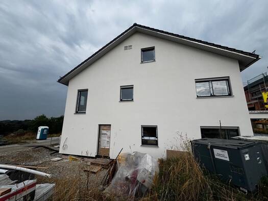 Doppelhaushälfte zur Miete 3.100 € 5 Zimmer 155 m² 277 m² Grundstück frei ab 01.11.2026 Haimhausen Haimhausen 85778