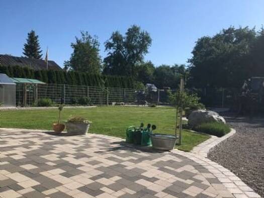 Mehrfamilienhaus zum Kauf als Kapitalanlage geeignet 8 Zimmer 250 m² 1.264 m² Grundstück Hattingen Immendingen 78194