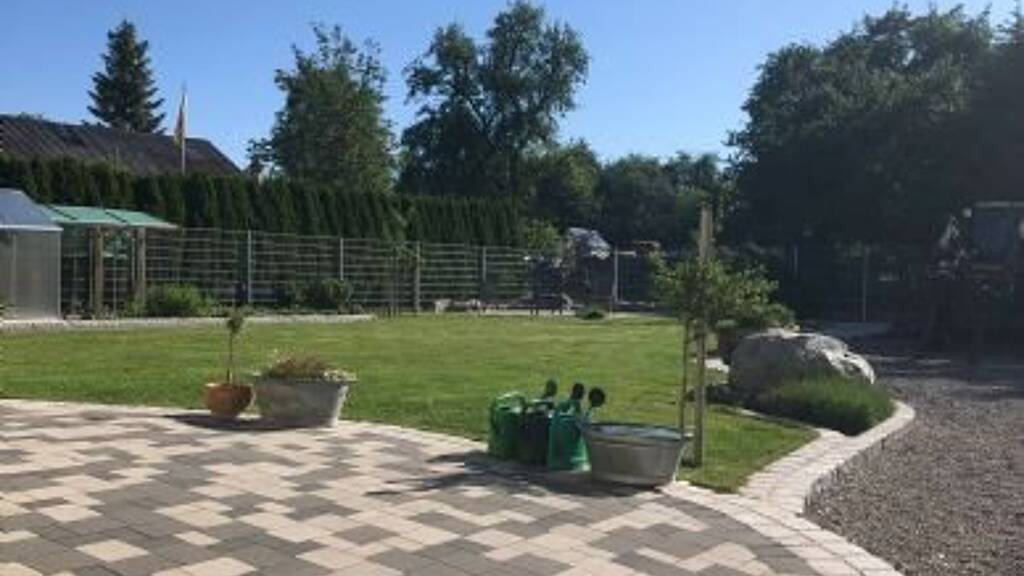 Mehrfamilienhaus zum Kauf als Kapitalanlage geeignet 8 Zimmer 250 m² 1.264 m² Grundstück Hattingen Immendingen 78194