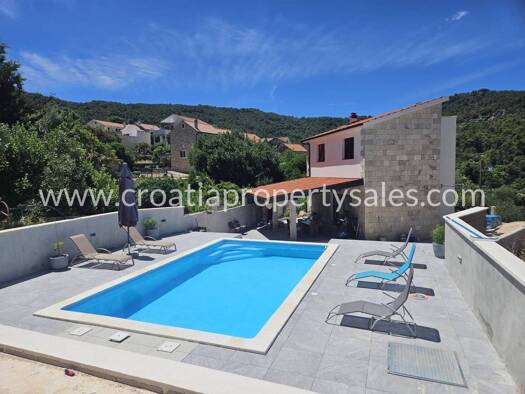 Einfamilienhaus zum Kauf 495.000 € 2 Zimmer 113 m² 744 m² Grundstück Hvar 21450