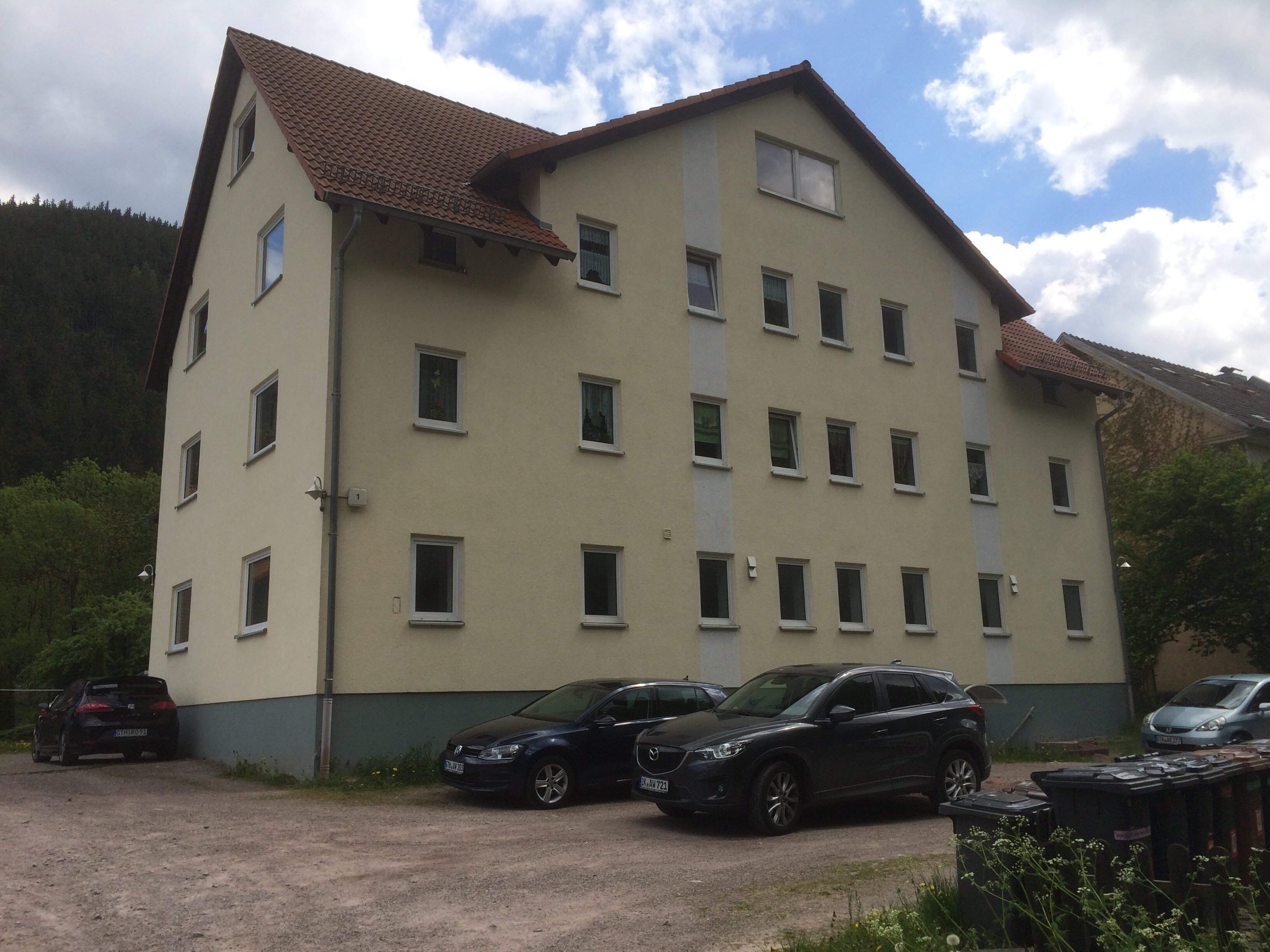 Wohnung zur Miete 370 € 2 Zimmer 49,7 m²<br/>Wohnfläche EG<br/>Geschoss ab sofort<br/>Verfügbarkeit Karl-Marx-Str. 1 Luisenthal 99885