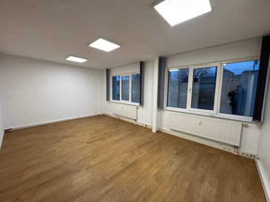 Bürofläche zur Miete provisionsfrei 399 € 1 Zimmer 27,5 m² Bürofläche Hanns-M.-Schleyer-Straße 18 a Willich 47877