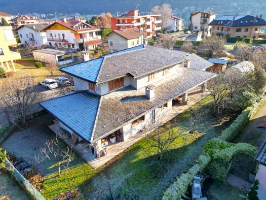 Haus zum Kauf 600.000 € 5 Zimmer 300 m² 700 m² Grundstück frei ab sofort Omegna