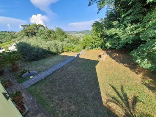 Einfamilienhaus zum Kauf 690.000 € 4 Zimmer 1 m² 70.000 m² Grundstück Pisa 00001