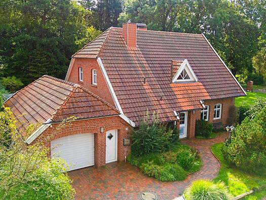 Einfamilienhaus zum Kauf 389.000 € 5 Zimmer 145 m² 1.197 m² Grundstück Innenstadt Aurich 26603