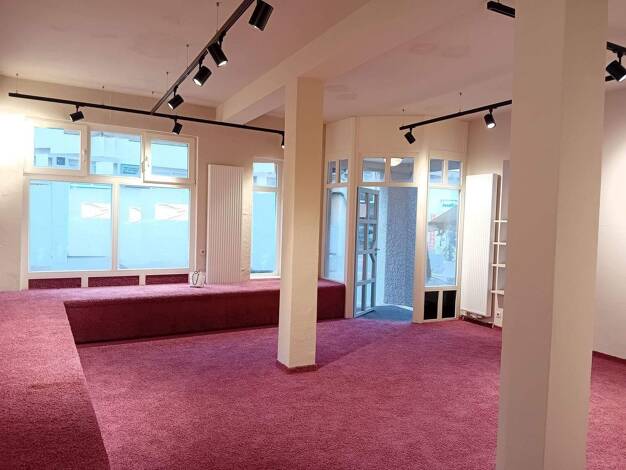 Laden zur Miete 1.500 € 208 m² Verkaufsfläche Schorndorf 73614