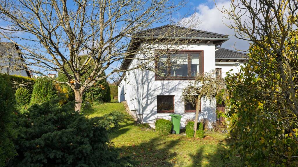 Einfamilienhaus zum Kauf 275.000 € 6 Zimmer 150 m² 1.270 m² Grundstück Medebach Winterberg 59955