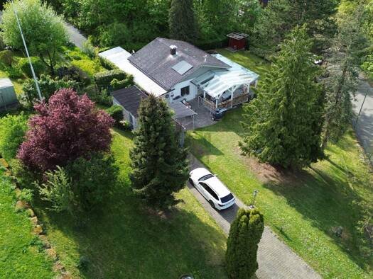 Bungalow zum Kauf 1.189.000 € 2,5 Zimmer 65 m² 1.782 m² Grundstück Höchberg 97204