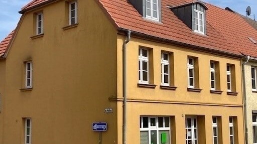 Mehrfamilienhaus zum Kauf 275.000 € 9 Zimmer 256,8 m²<br/>Wohnfläche 274 m²<br/>Grundstück Gnoien Gnoien 17179