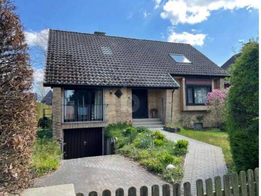 Einfamilienhaus zur Miete 2.800 € 5 Zimmer 138 m² 922 m² Grundstück Poppenbüttel Hamburg 22399