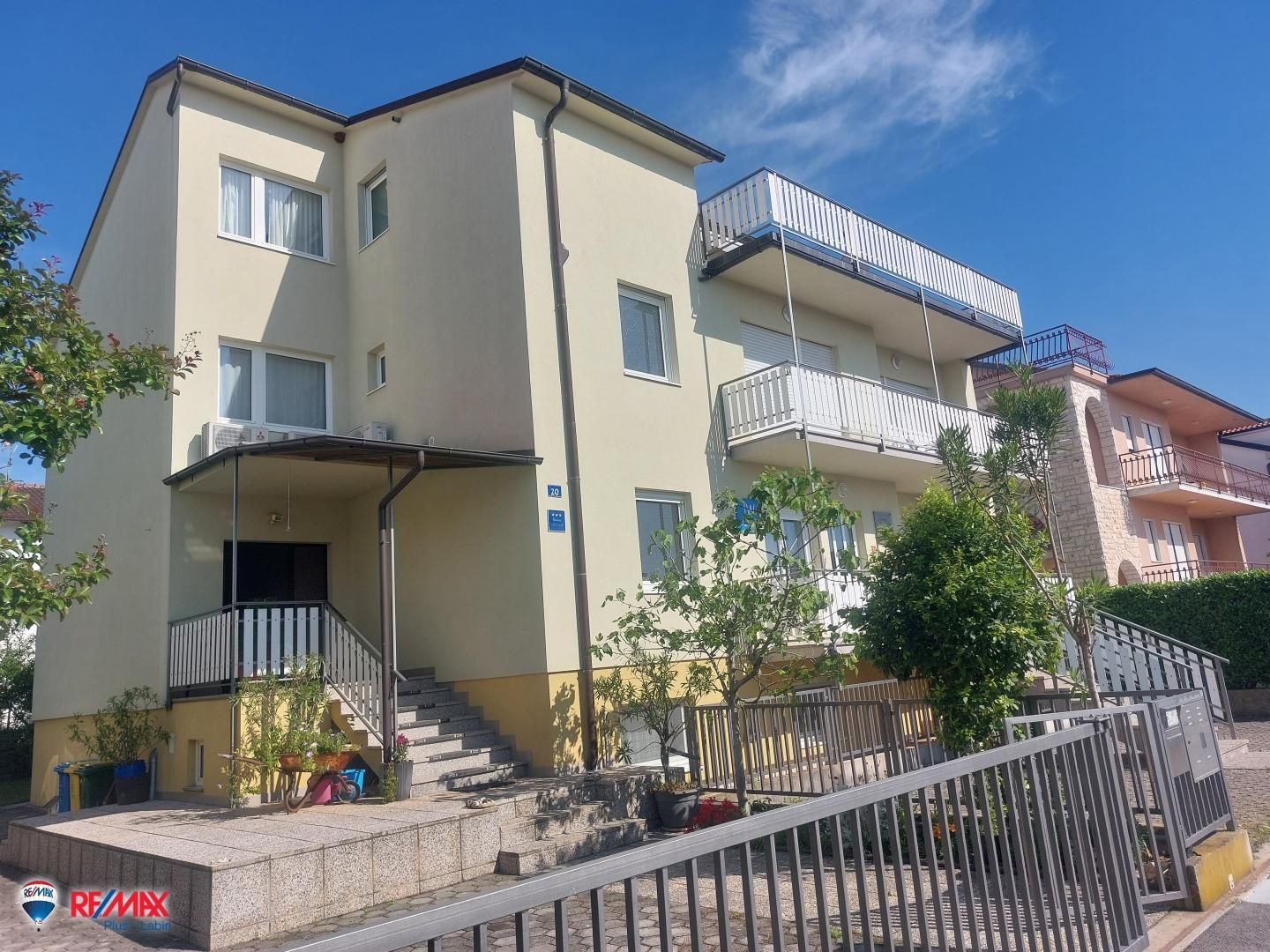 Wohnung zum Kauf 270.000 € 3 Zimmer 133 m²<br/>Wohnfläche 2.<br/>Geschoss Umag center