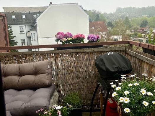 Wohnung zur Miete 385 € 3 Zimmer 61 m² Geschoss 3/4 frei ab 01.10.2026 Quellenstraße 11 Ostviertel Gera 07546