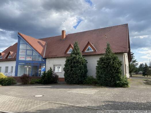 Einfamilienhaus zum Kauf 98.000 € 370 m² 701 m² Grundstück Rückersdorf 03238
