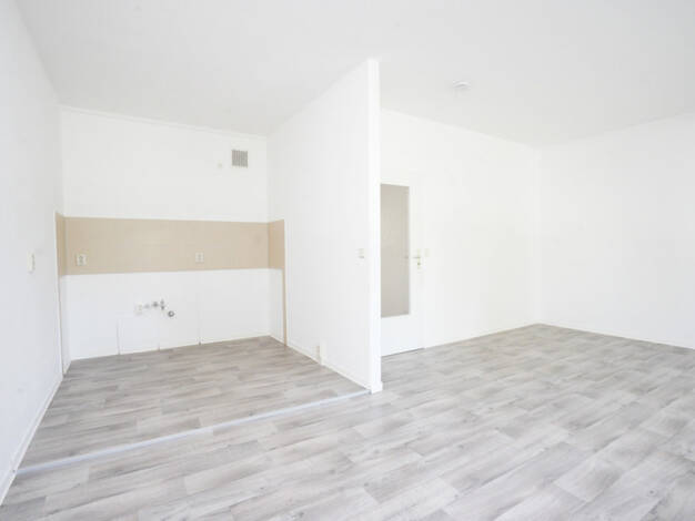 Wohnung zur Miete 311 € 3 Zimmer 57,6 m² EG Zeisigwaldstraße 27 Yorckgebiet Yorckgebiet 09130