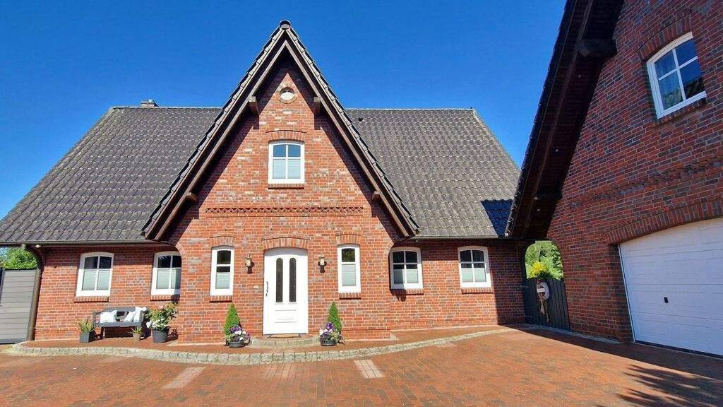 Ein traumhaftes Friesenhaus mit hochwertigem Nebengelass am Feldrand gelegen. Provisionsfreies Angebot!.