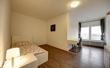 Wohnung zur Miete Wohnen auf Zeit 560 € 5 Zimmer 14 m² frei ab 19.11.2024 König-Karl-Straße 84 Cannstatt - Mitte Stuttgart 70372