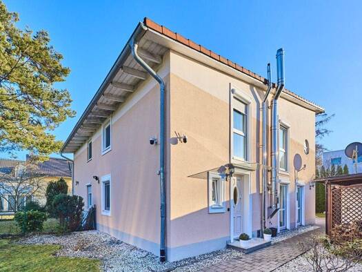 Doppelhaushälfte zum Kauf 1.295.000 € 5 Zimmer 135,7 m² 427 m² Grundstück frei ab 01.08.2026 Trudering-Riem München 81827