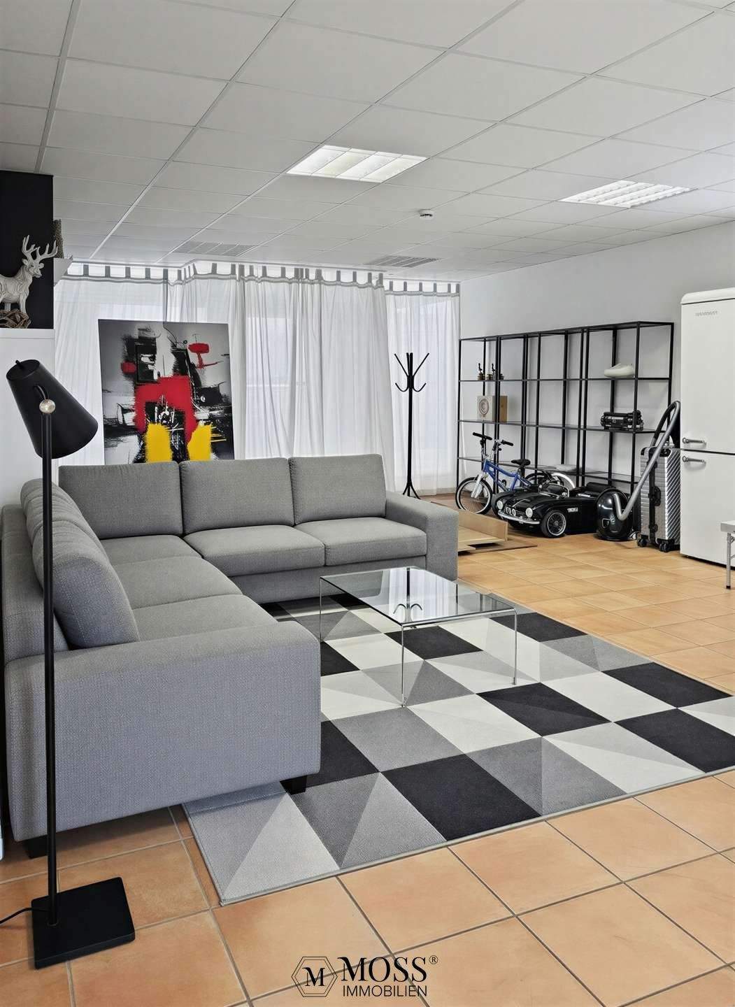 Immobilie in Badenweiler - Ortskern von Badenweiler: Gewerbefläche mit hoher Sichtbarkeit und möglicher Wohnumnutzung - Bild 2