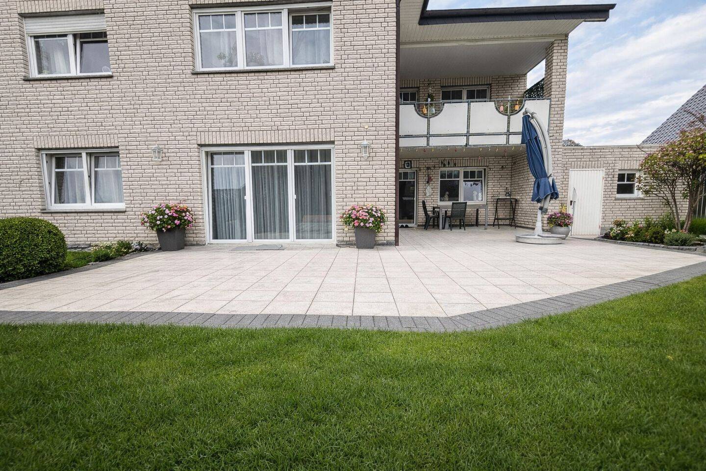 Immobilie in Harsewinkel - Wohnkomfort mit Gartenparadies auf höchstem Niveau - Bild 3