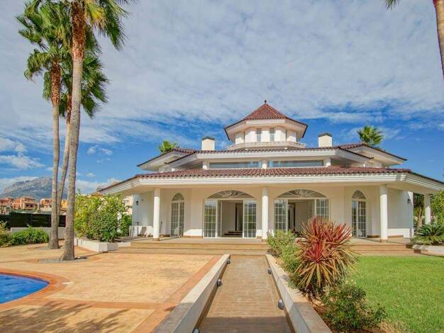 Villa zum Kauf 1.600.000 € 6 Zimmer 810 m² 1.094 m² Grundstück Alfaz del Pi 03580